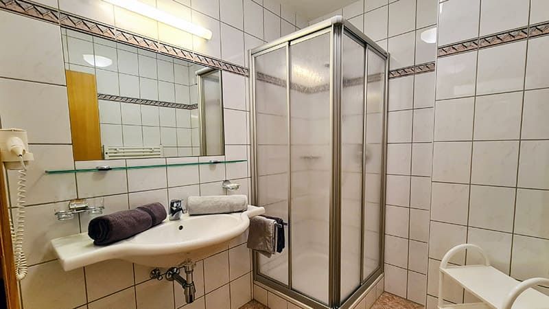 Appartement mit Badezimmer im Apart-Garni Romantica Galtür