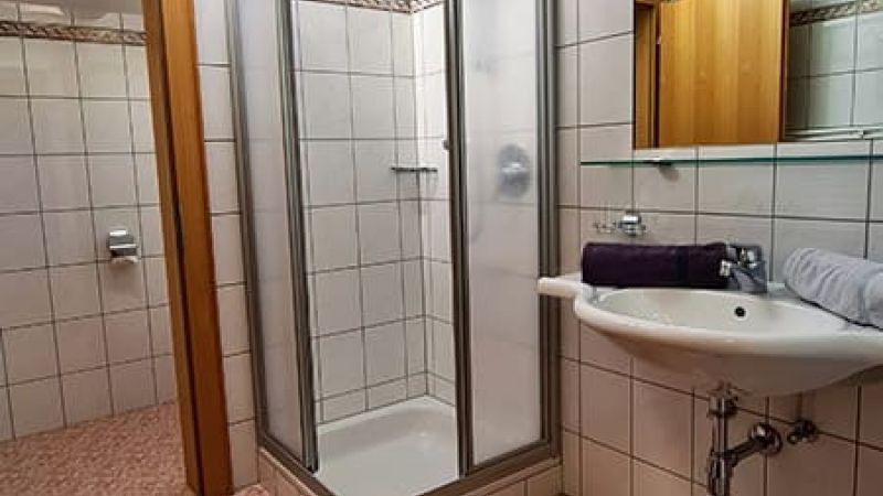 Appartement mit Badezimmer im Apart-Garni Romantica Galtür