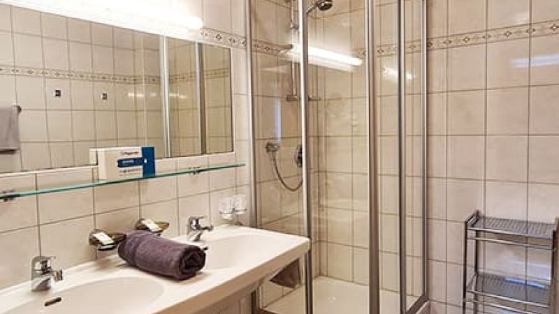 Appartement mit Badezimmer im Apart-Garni Romantica Galtür